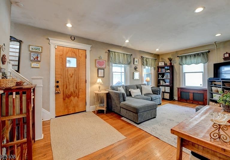 Listing photo 4