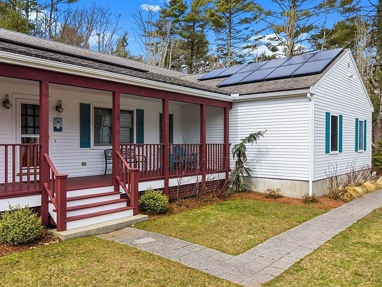 Listing photo 2