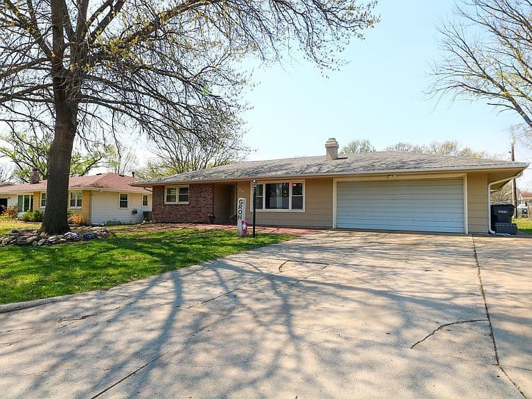 Listing photo 2