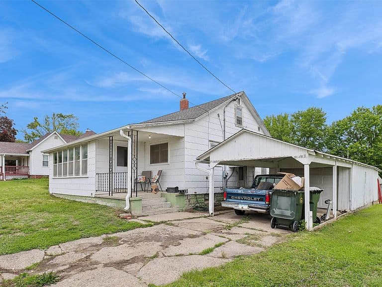 Listing photo 3