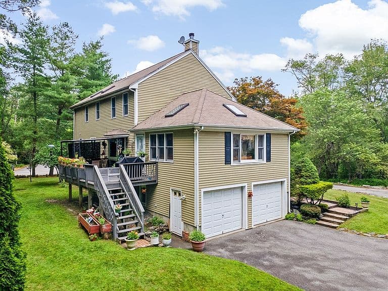 Listing photo 2