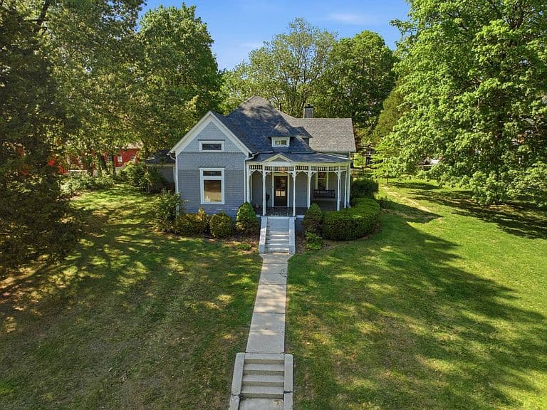 Listing photo 3
