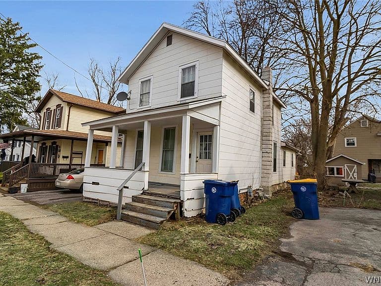 Listing photo 3
