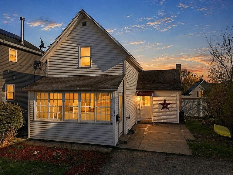 Listing photo 2