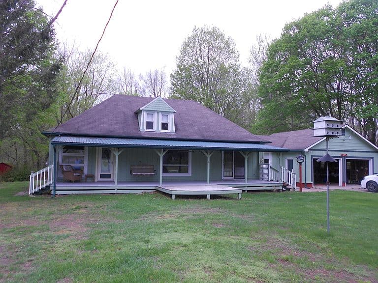 Listing photo 5