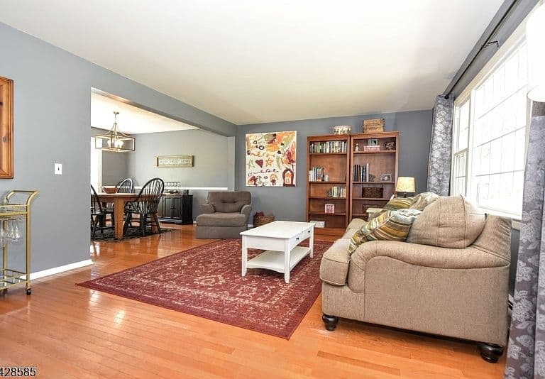 Listing photo 5