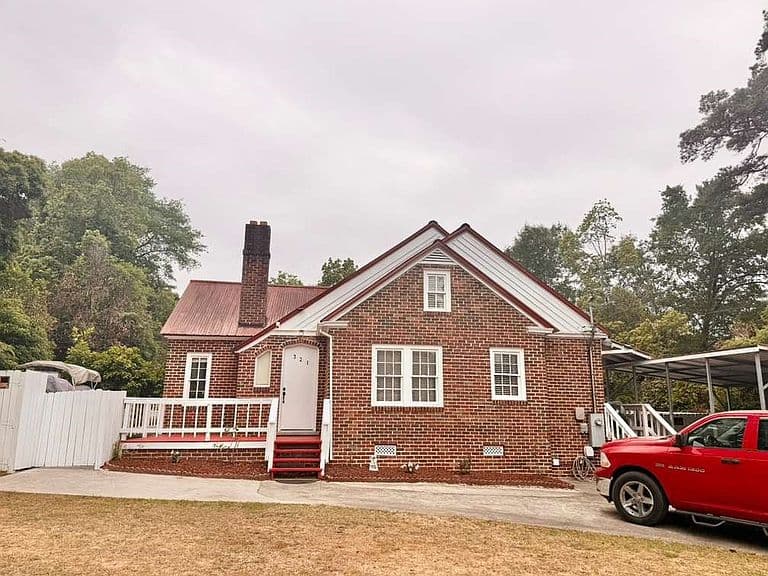 Listing photo 4