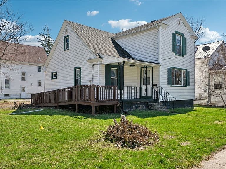 Listing photo 2