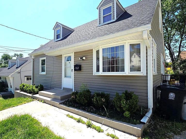 Listing photo 2