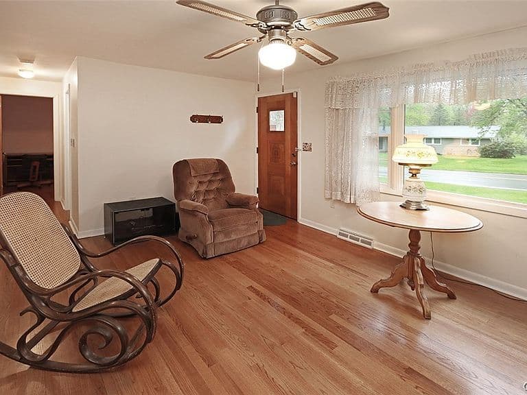 Listing photo 4