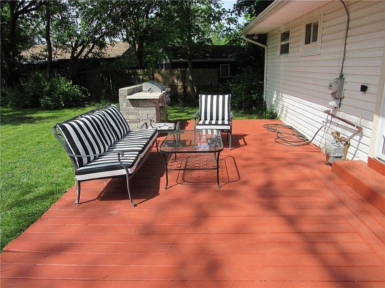 Listing photo 2