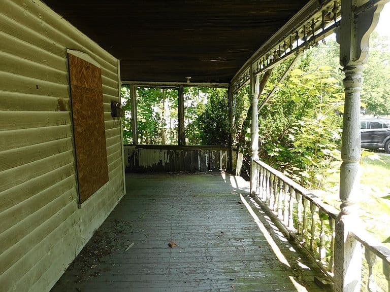 Listing photo 5