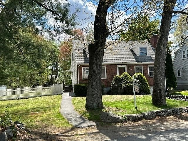 Listing photo 2