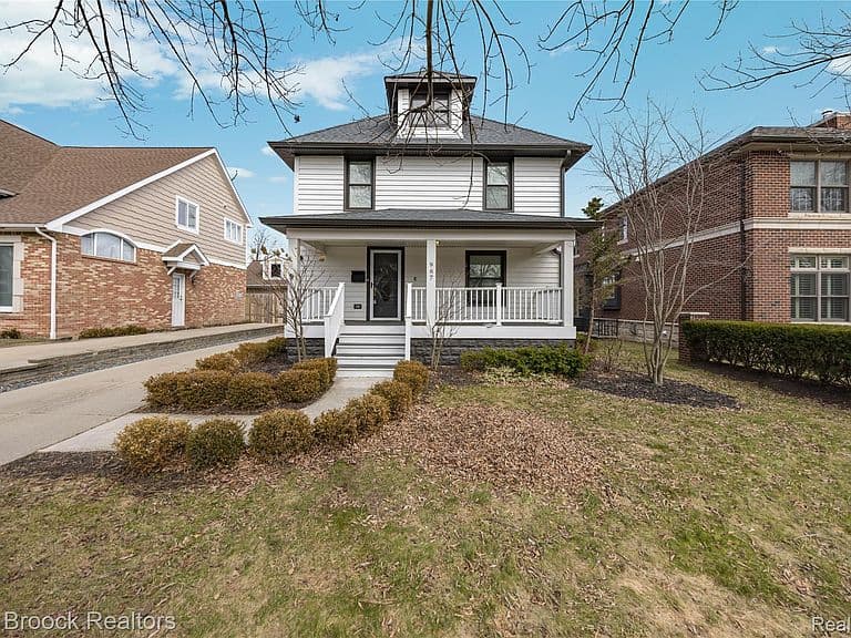 Listing photo 3