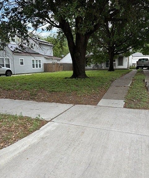 Listing photo 3
