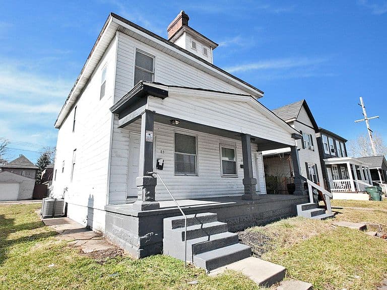 Listing photo 2