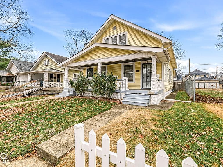 Listing photo 3