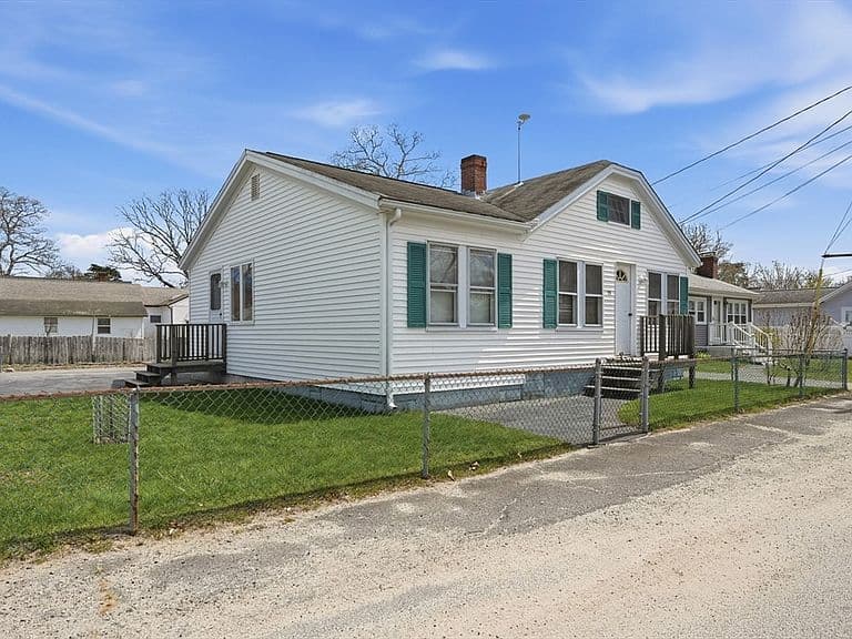 Listing photo 2