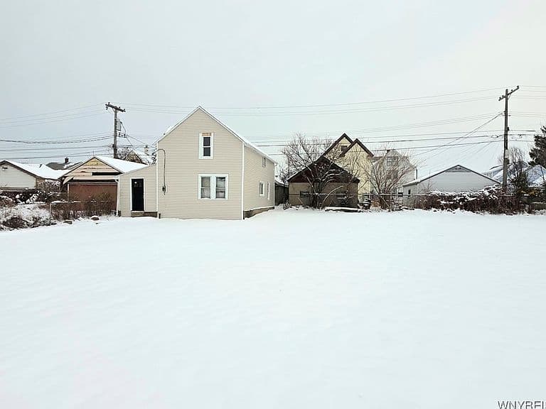 Listing photo 2