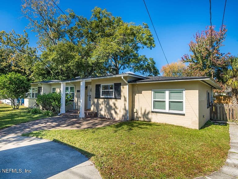 Listing photo 5