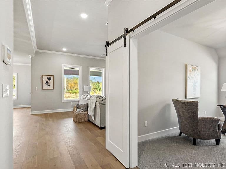 Listing photo 4