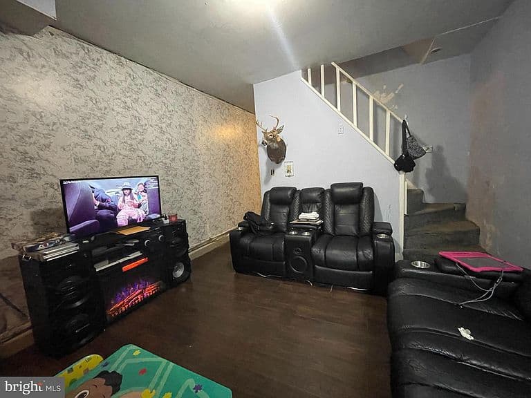 Listing photo 5