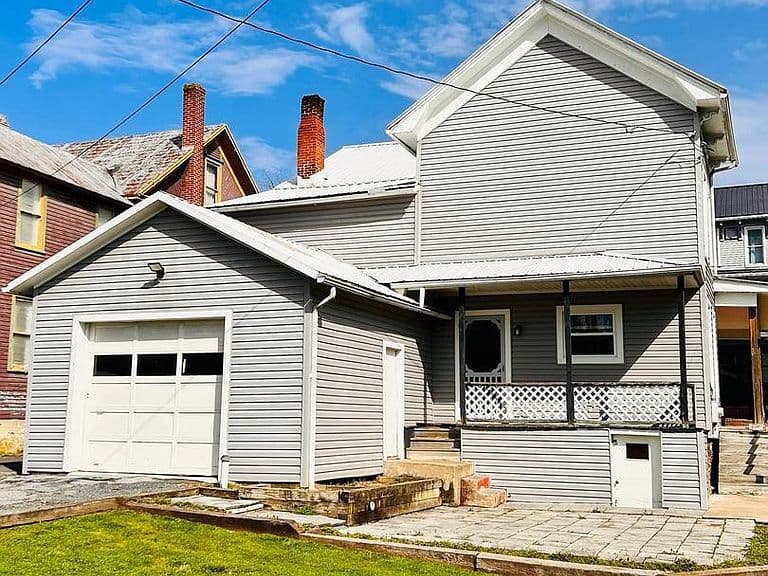 Listing photo 3
