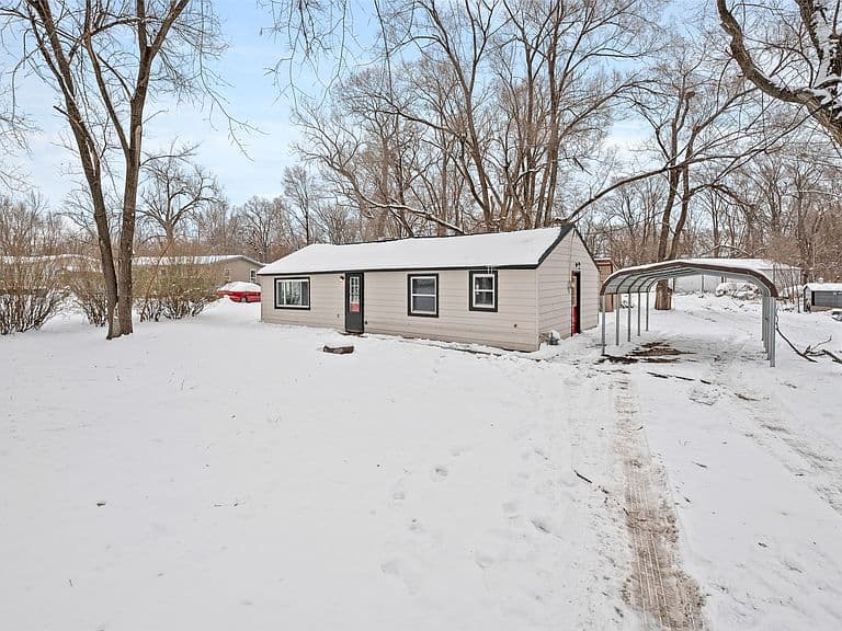 Listing photo 2