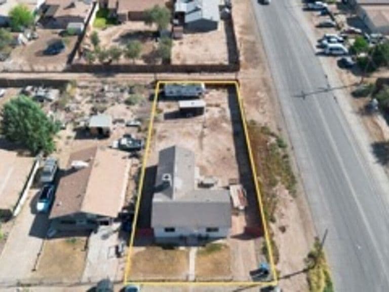 Listing photo 3