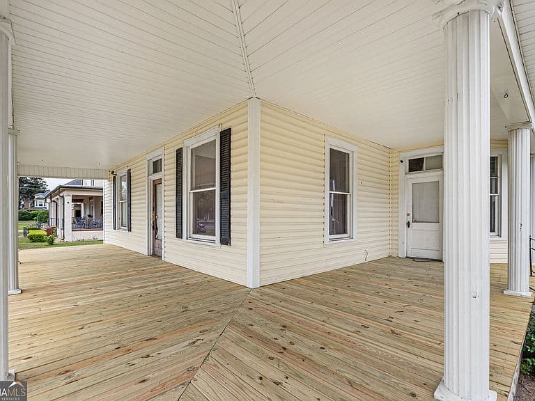 Listing photo 4