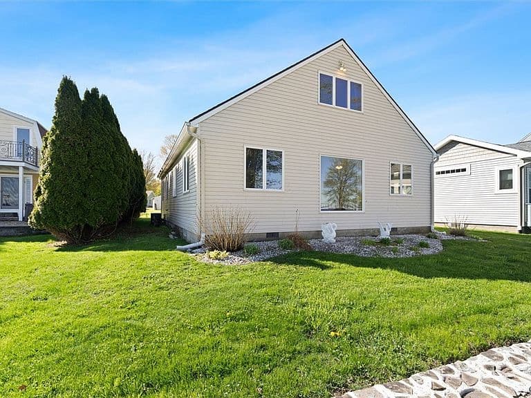 Listing photo 5