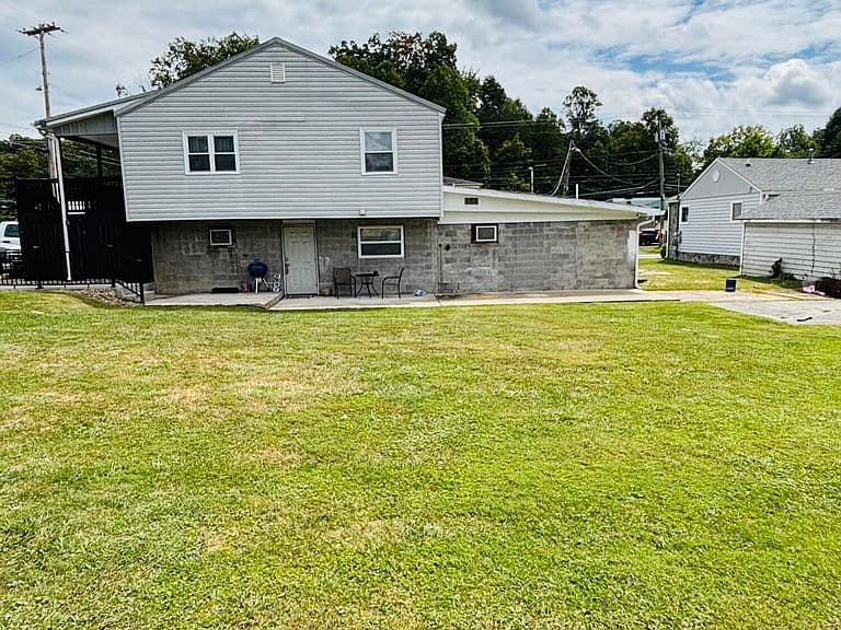 Listing photo 4