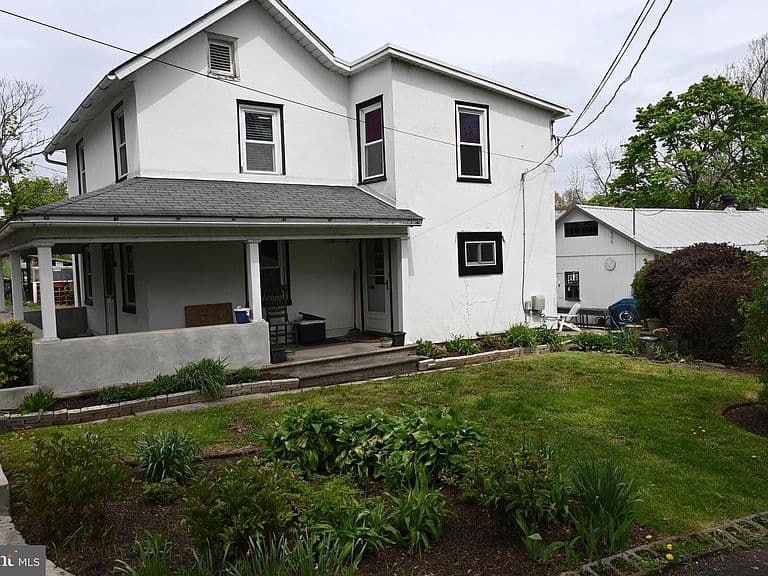 Listing photo 3