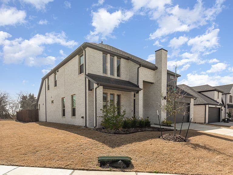 Listing photo 3