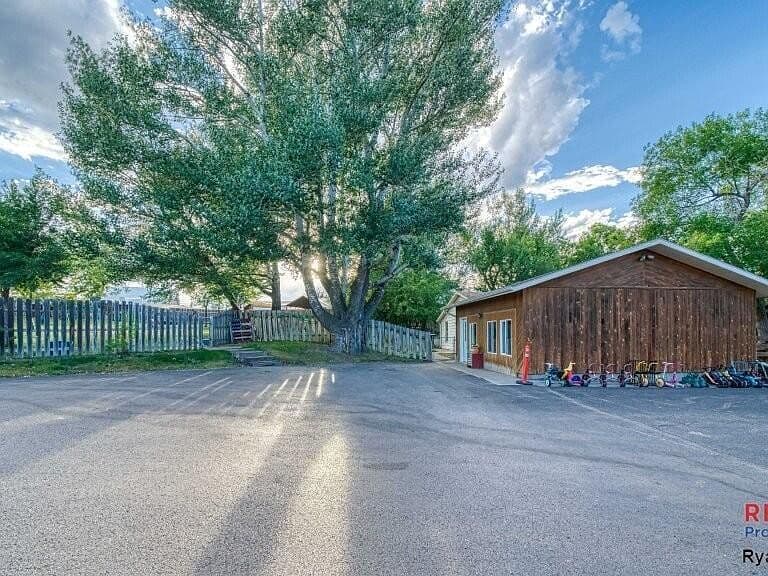 Listing photo 5