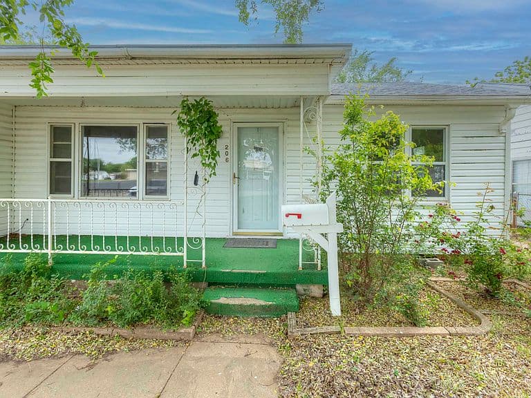 Listing photo 3