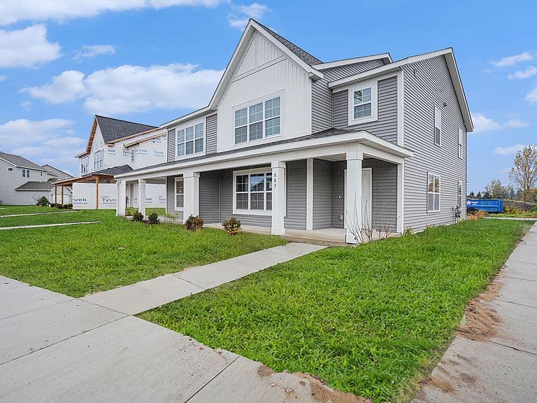 Listing photo 3