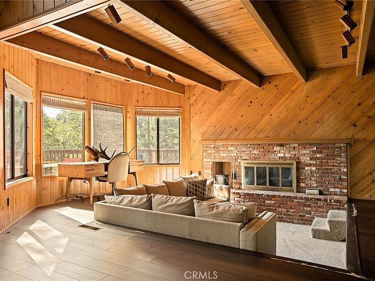 Listing photo 5