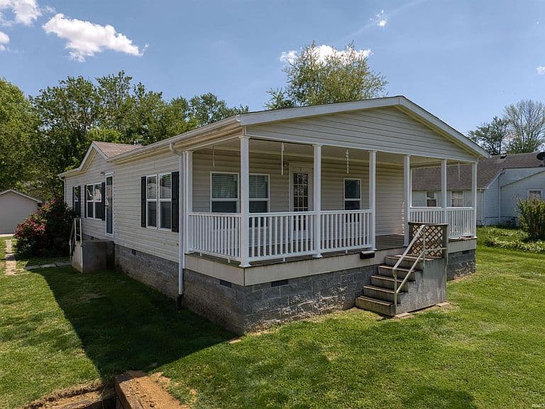 Listing photo 2