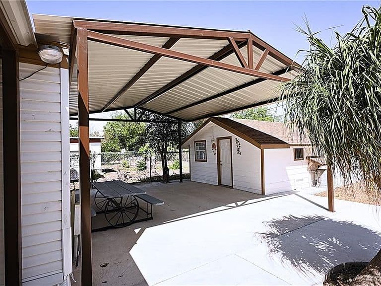 Listing photo 5