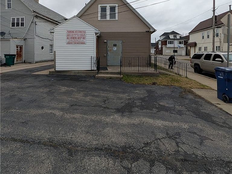 Listing photo 5