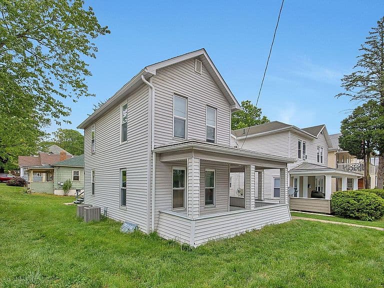 Listing photo 3