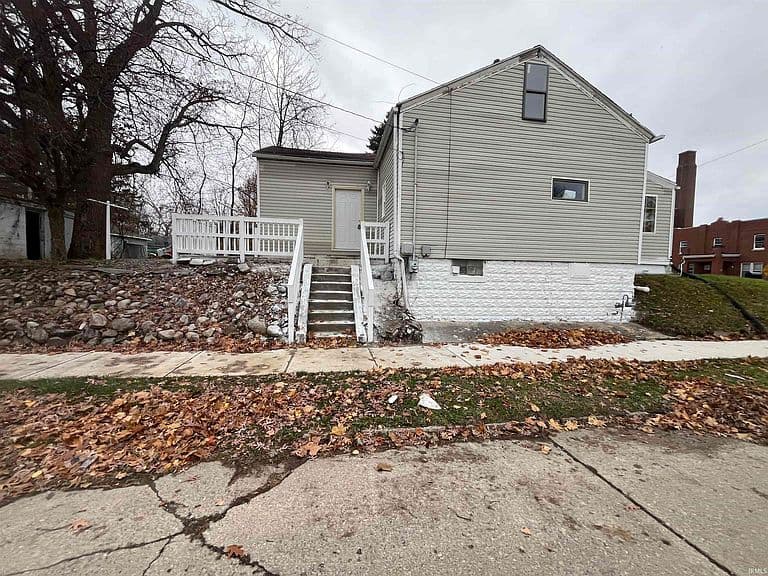 Listing photo 2