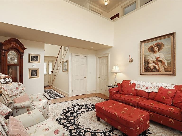 Listing photo 5