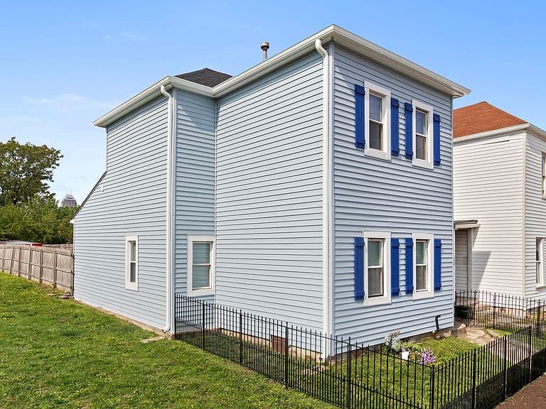 Listing photo 2