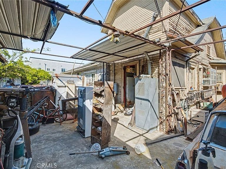 Listing photo 3