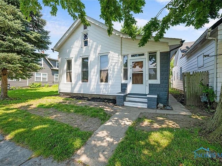 Listing photo 3