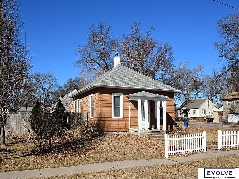Listing photo 2