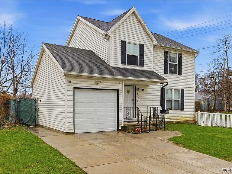 Listing photo 2