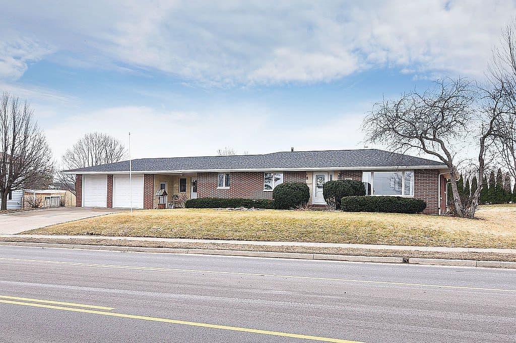 Primary listing photo